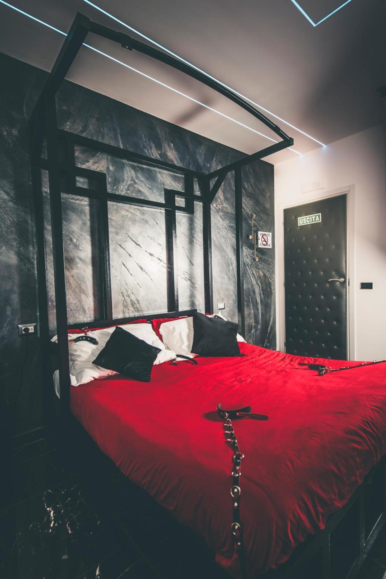 Suite Luxury Bdsm Roma Habitación foto